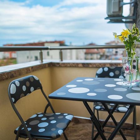 Apartament Tiana Lux Khisaria Eksteriør bilde