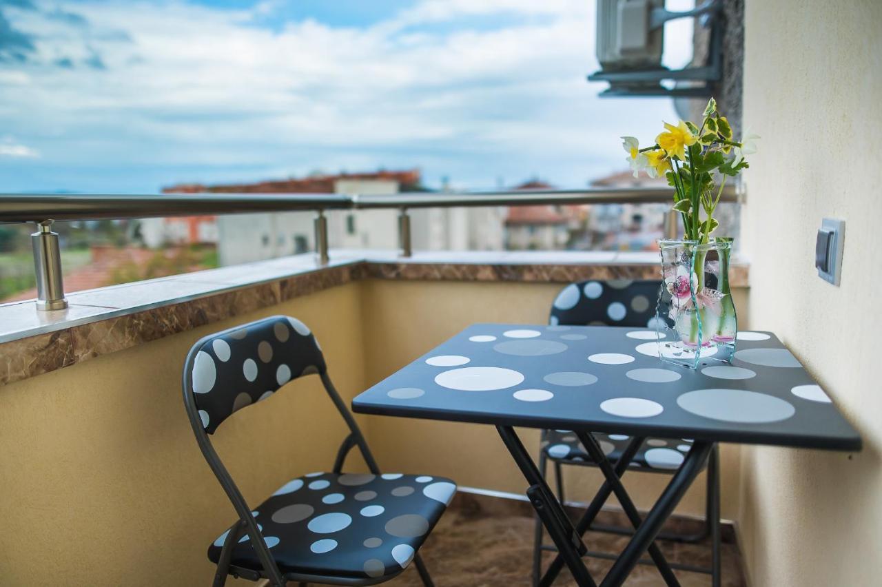 Apartament Tiana Lux Khisaria Eksteriør bilde